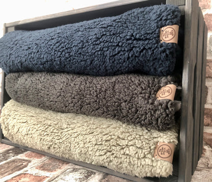 Snuggle Me Up Sherpa Fleece Dog Blanket – Regular