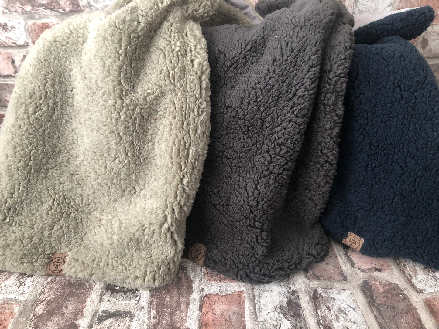 Snuggle Me Up Sherpa Fleece Dog Blanket – Regular